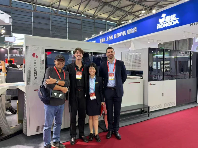 Rongda Packaging bei All in Print China 2026: Live-Demo des automatischen Kartonierers BFM1000